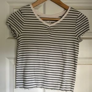 Super cute on!! Striped tee please!!